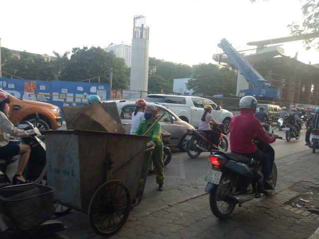 Theo quy định của UBND thành phố Hà Nội, các xe gom rác 