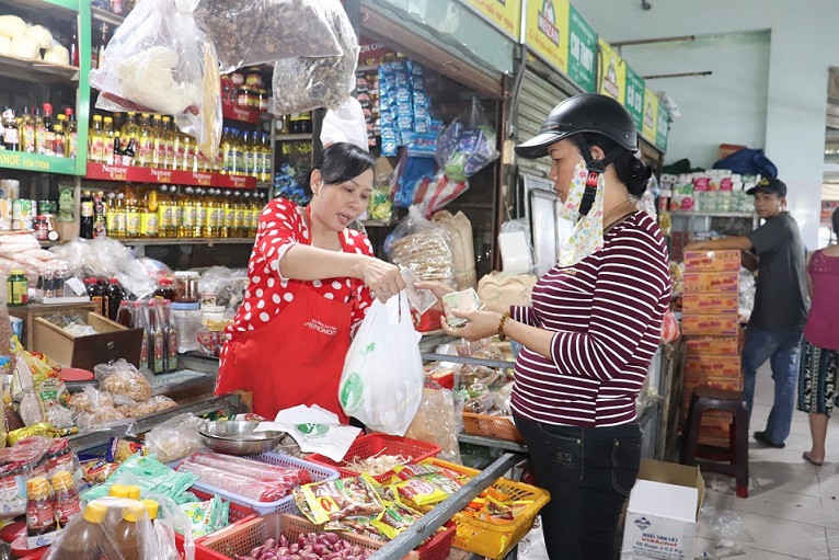 Người dân đã bắt đầu có ý thức sử dụng túi tự hủy sinh học