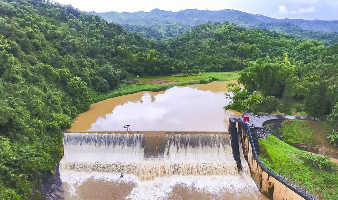 Đập đầu mối Đại thủy nông Nậm Rốm được xây dựng sau trận chiến oanh liệt Điện Biên Phủ năm 1954.
