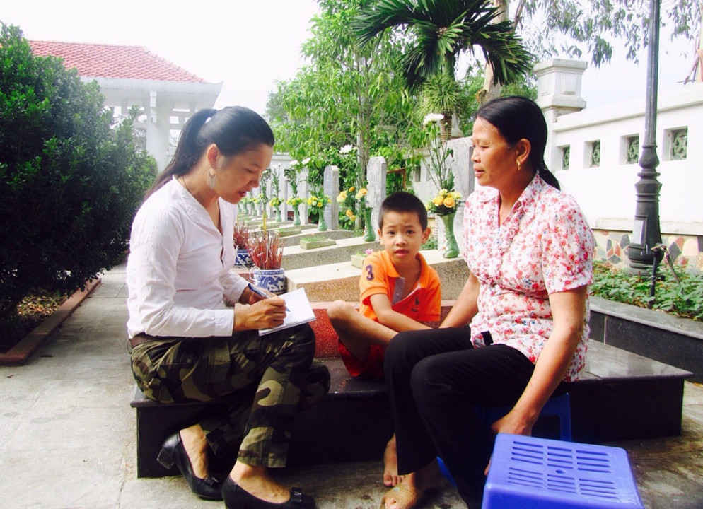 Chị Bảo trò chuyện cùng tác giả