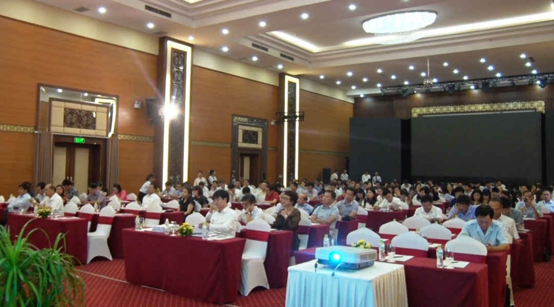 Hội nghị tập trung vào chuyên đề: “Xây dựng đội ngũ cán bộ các cấp, nhất là cấp chiến lược, đủ phẩm chất năng lực và uy tín ngang tầm nhiệm vụ” theo tinh thần Nghị quyết số 26-NQ/TW