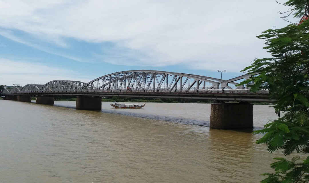 Cầu Trường Tiền- một biểu tượng của xứ Huế