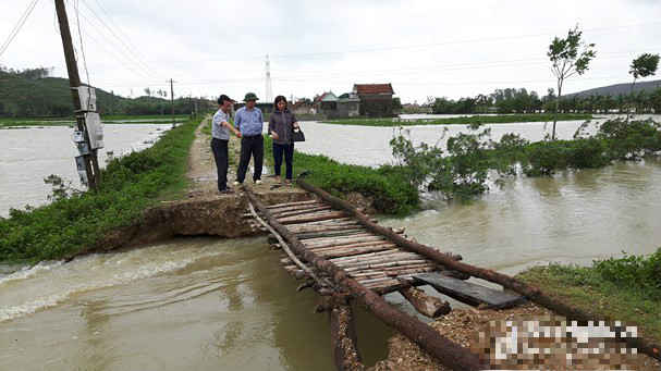 Yên Thành, Quỳnh Lưu vỡ đập, nhiều vùng bị chia cắt 4