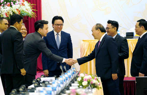 Thu tuong tham hoi cac dai bieu tham du hoi nghi
