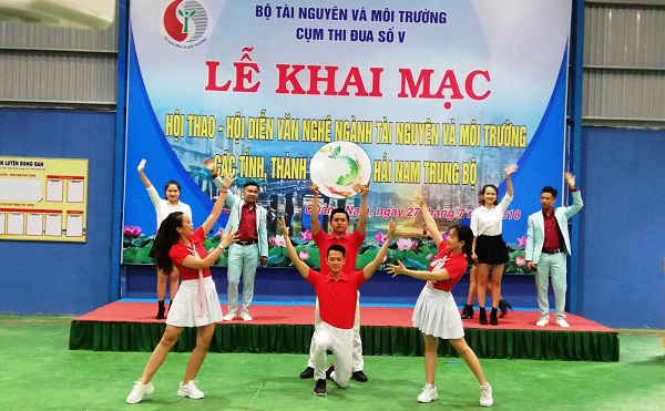 Tiết mục văn nghệ trong Lễ khai mạc Hôi thi – Hội thao