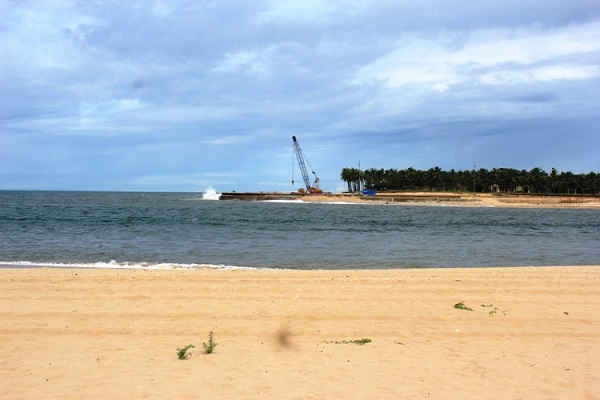 Cửa biển Nhật Lệ đang có tình trạng bị bồi lắng
