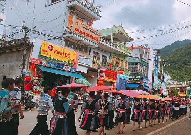 Tái hiện hoạt động sinh hoạt văn hóa của các dân tộc trên các tuyến đường