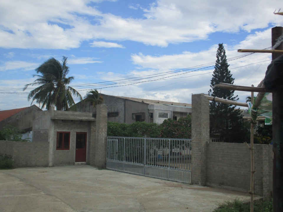 Hiện khu đất tại ĐT645, thôn Phước Lộc 2, xã Hòa Thành, huyện Đông Hòa của Công ty CP Công nghiệp và Nông Thủy sản Phú Yên, Công ty CP Khai thác và chế biến khoáng sản Vĩ Đạt đang sử dụng và cho thuê mặt bằng làm nhà máy chế biển hải sản