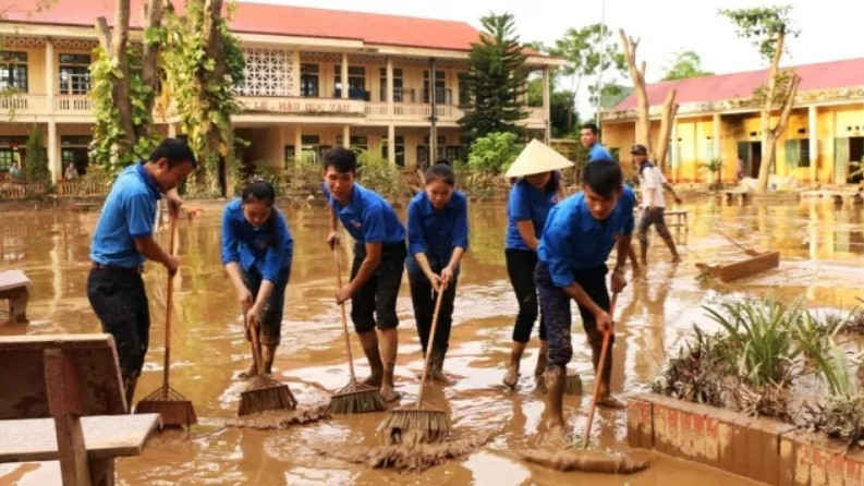 Nỗ lực thông đường, trợ giúp dân sau lũ2