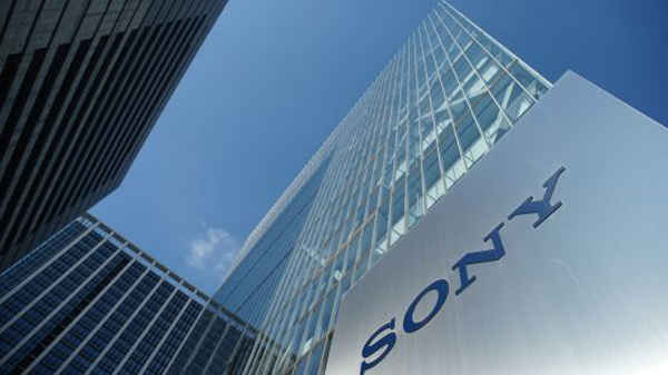 Logo của Sony Corp của Nhật Bản trước trụ sở chính của công ty ở Tokyo. Ảnh: Kazuhiro Nogi | AFP | Getty Images