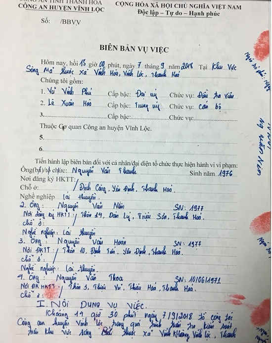 Biên bản bắt gữi 4 tàu hút cát trái phép của Công anh huyện Vĩnh Lộc