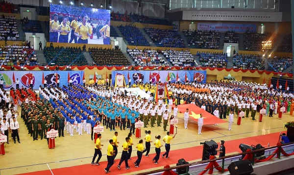 3. Toàn cảnh lễ rước đuốc