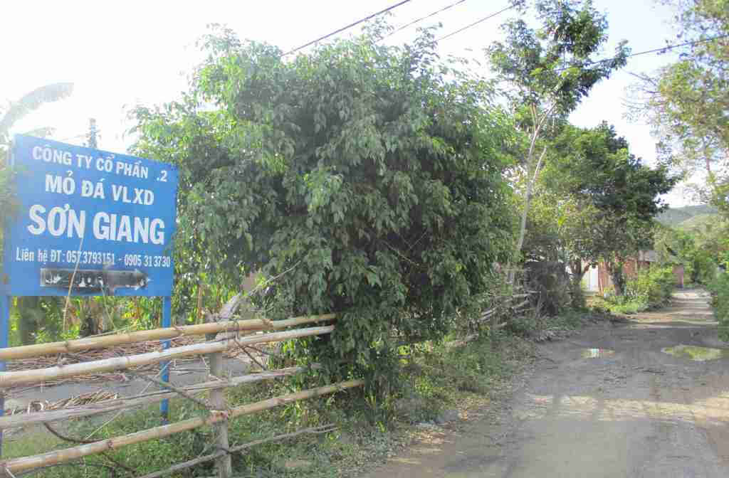 Mỏ đá vật liệu thông thường của Công ty Cổ phần 3.2 tại thôn Suối Biểu, xã Sơn Giang, huyện Sông Hinh