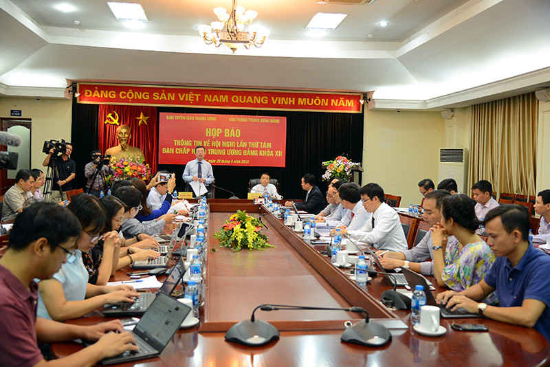 Toàn cảnh Họp báo