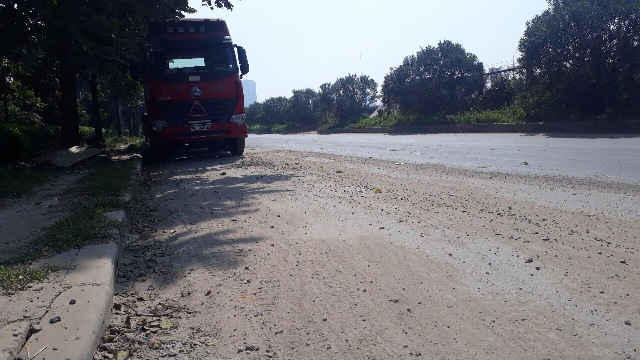 Hiện tượng bùn đất dày hàng 