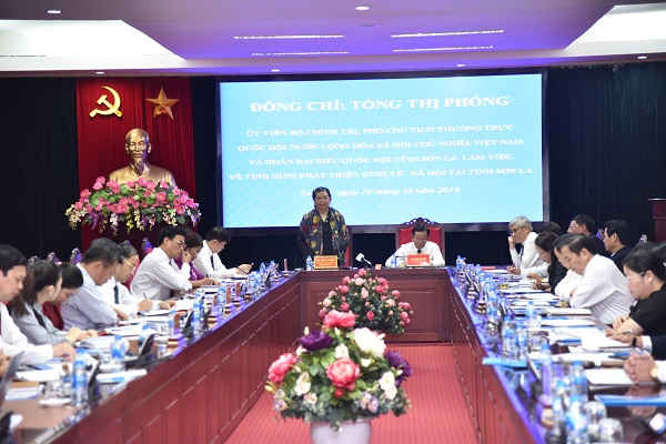 Quang cảnh buổi làm việc