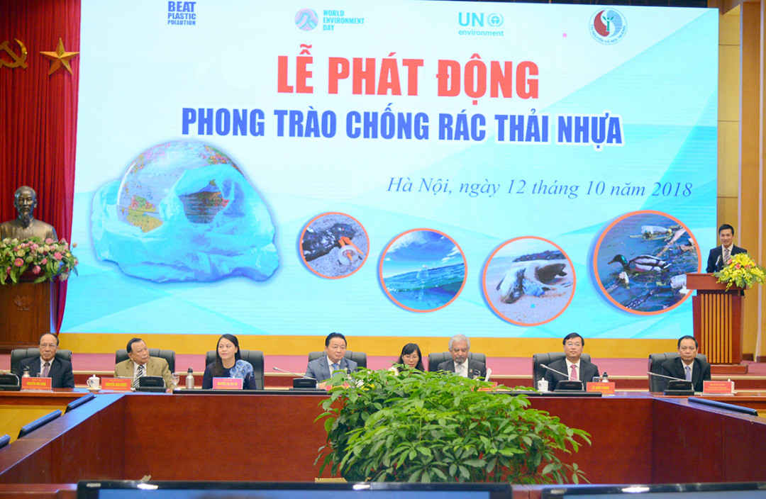 Bàn chủ trì