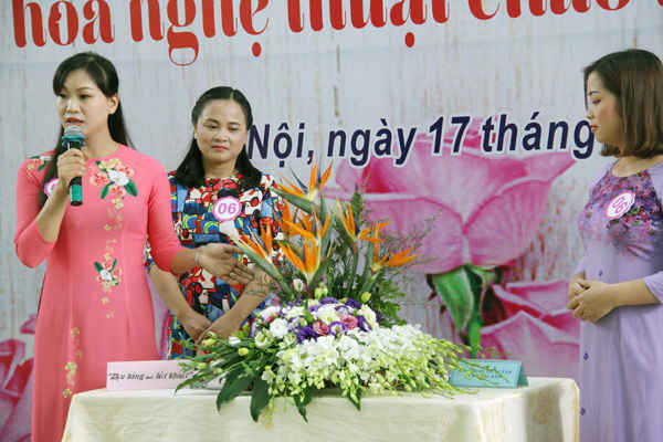 Phần thi thuyết trình của các đội diễn ra rất sôi nổi