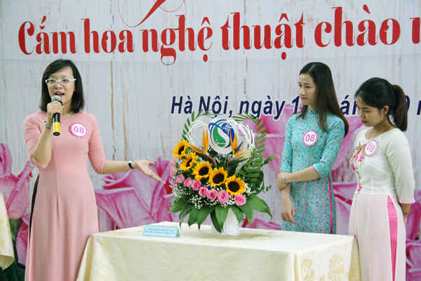 Phần thi thuyết trình của các đội diễn ra rất sôi nổi