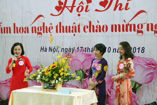 Phần thi thuyết trình của các đội diễn ra rất sôi nổi
