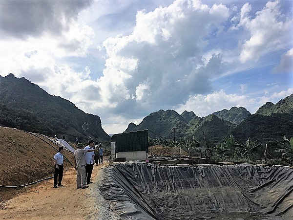Việc triển khai dự án Phương án cắm mốc hành lang bảo vệ nguồn nước sinh hoạt nhằm bảo vệ nguồn nước trước nguy cơ ô nhiễm do sơ chế cà phê