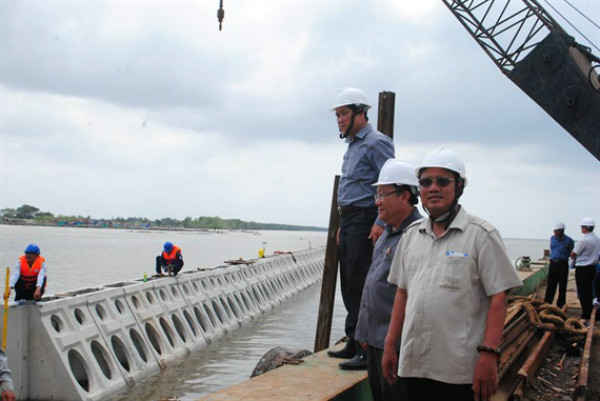 sạt lở bờ biển 2