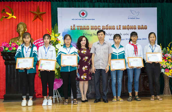 Lễ trao học bổng Lê Mộng Đào