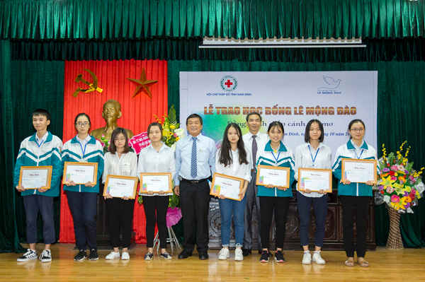 Lễ trao học bổng Lê Mộng Đào