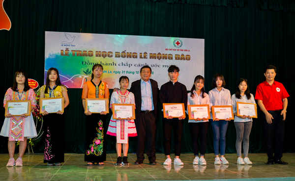 Lễ trao học bổng Lê Mộng Đào