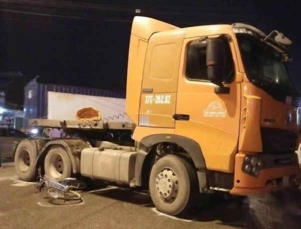 Hiện trường vụ tai nạn tại thị xã Hoàng Mai khiến 3 học sinh 