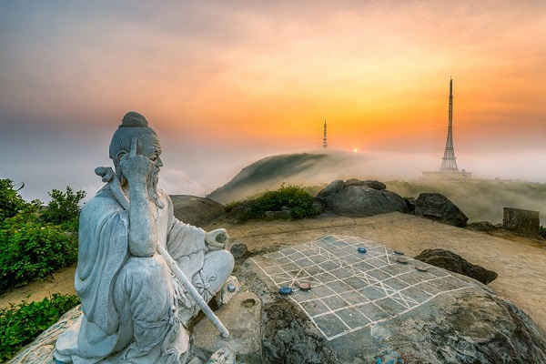Tác phẩm “Bình minh đỉnh Bàn Cờ”, tác giả Nguyễn Trung Thu