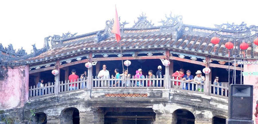 Chùa Cầu – một trong 04 điểm tham quan được triển khai hệ thống thuyết minh tự động (Audio Guide)