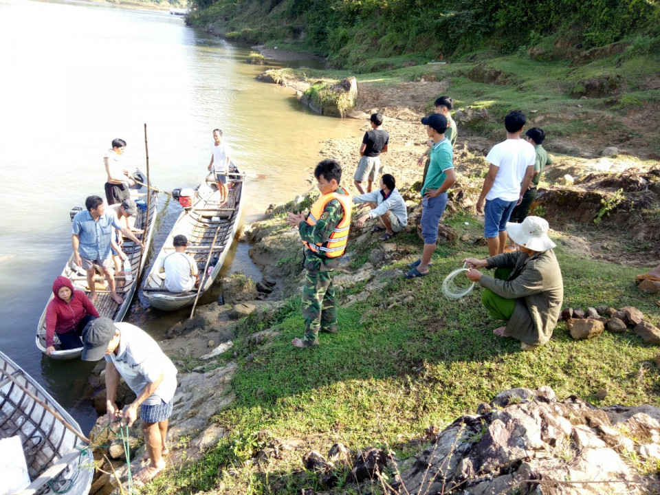 Khu vực bờ sông nơi 2 em nhỏ bị trược chân, đuối nước