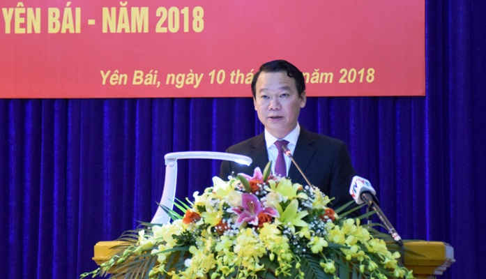 Ông Đỗ Đức Duy - Chủ tịch UBND tỉnh ghi nhận những đóng góp lớn của các đại biểu có uy tín trong đồng bào dân tộc thiểu số 
