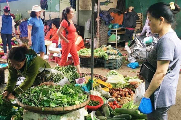 Tại các chợ lớn ở TP. Đà Nẵng như: Chợ Hàn, chợ Cồn, chợ Đầu mối, chợ Hòa Khánh thị trường rau củ quả có sự tăng mạnh so với ngày thường