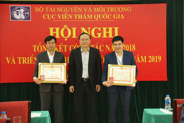 Tặng chiến sĩ thi đua ngành tnmt cho nguyễn quốc khánh và trần tuấn ngọc