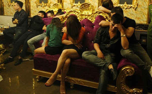 Các đối tượng bị bắt quả tang sử dụng ma túy tại bữa tiệc sinh nhật