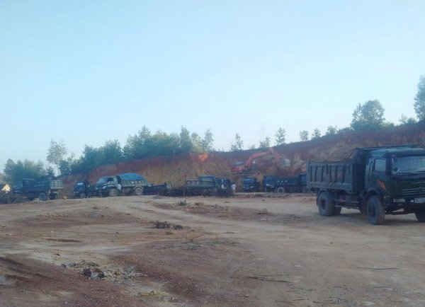 Hoạt động cải tạo, tận thu phục vụ NTM đang khiến cho các doanh nghiệp được cấp mỏ gặp khó trong việc tiêu thụ