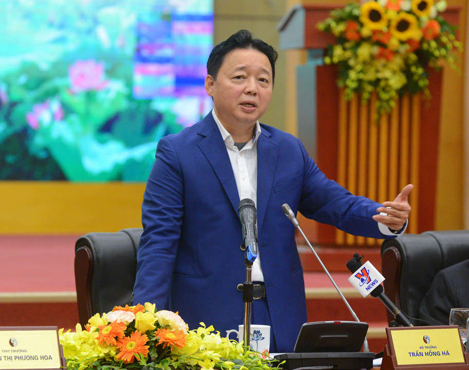 Bộ trưởng Trần Hồng Hà