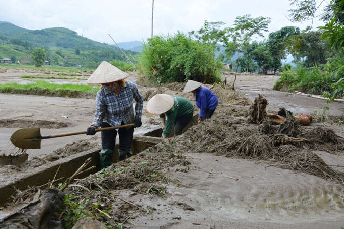  Người dân chủ động nạo vét kênh mương để đảm bảo nước tưới cho vụ đông xuân 
