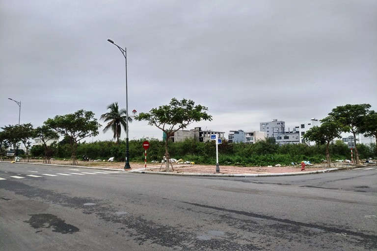 Khu đất có diện tích 3.125,3 m2 được xây tòa tháp quy mô 2 tầng hầm, 29 tầng nổi trên đường Bạch Đằng nối dài