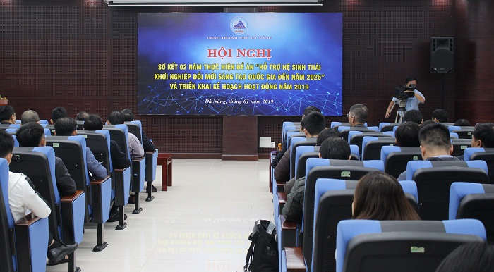 1. Quang cảnh hội nghị