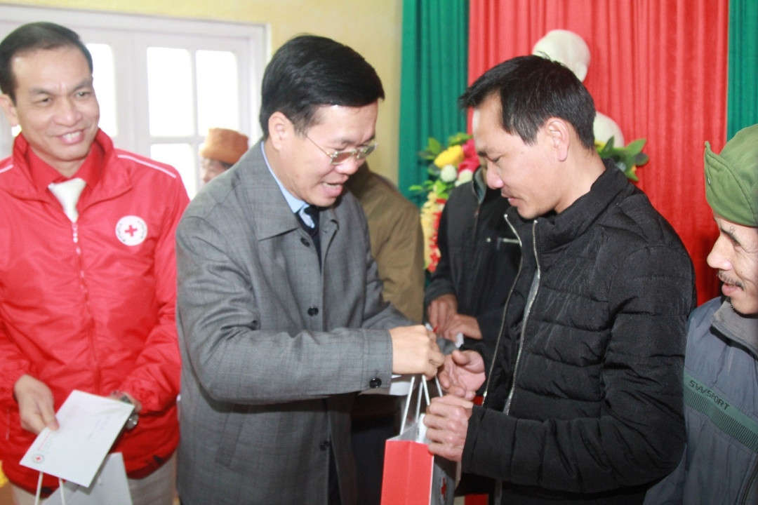 Ảnh 1 tặng quà Thanh Long