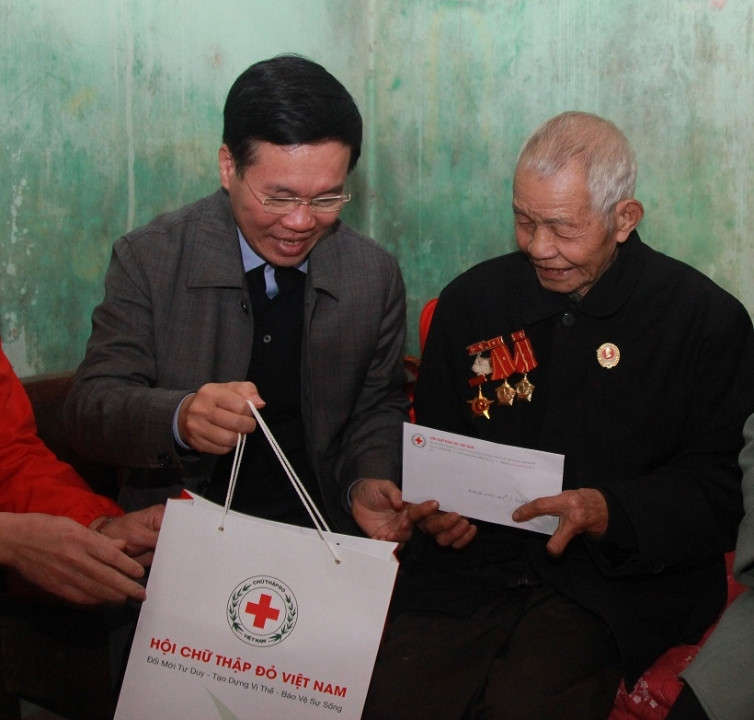 Ảnh 2 Tặng quà Thương binh Né