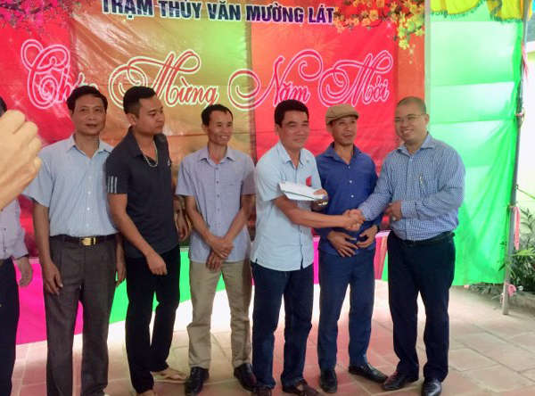 Tặng quà 2