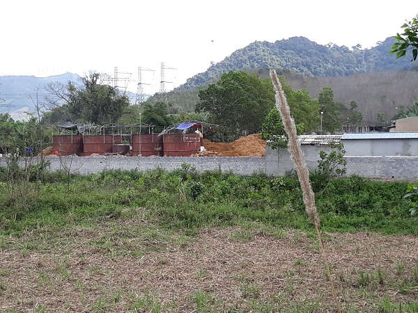 Xưởng sản xuất bột giấy xây dựng trái phép trên đất sản xuất nông, lâm nghiệp.
