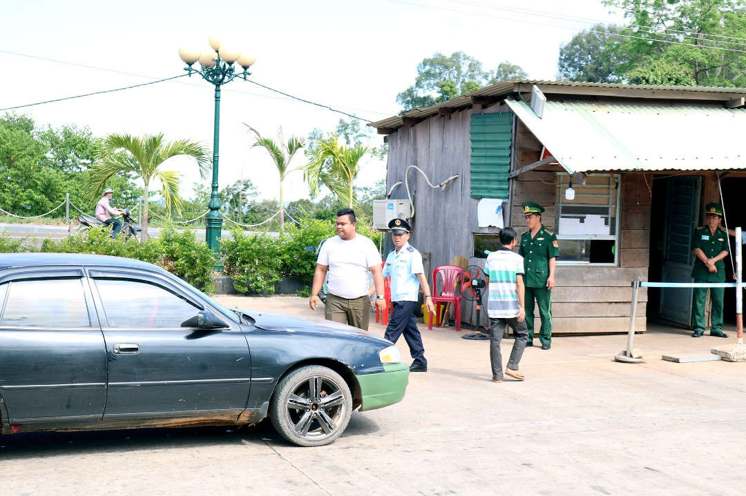 Ảnh bộ đội biên phòng Gia Lai tăng cường tuần tra phòng chống lợn nhập lậu vào tỉnh (1)