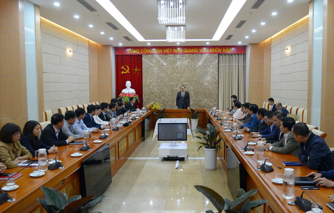 Toàn cảnh