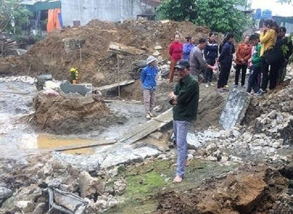 Hiện trường vụ tai nạn thương tâm khiến 1 người chết, 1 người bị thương