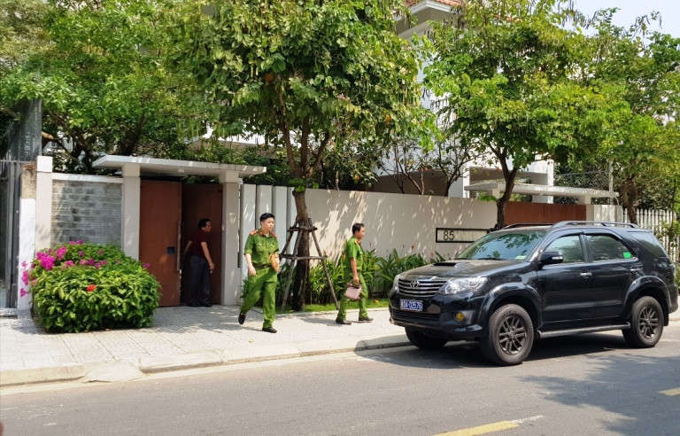 Lực lượng Công an khám xét nhà nguyên Phó Chủ tịch UBND thành phố Nguyễn Ngọc Tuấn